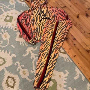 Aviator Nation tiger sweatpants velvet stripe size XS worn once